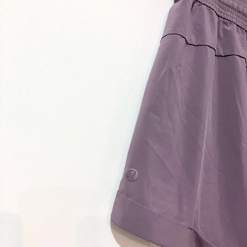 Lululemon “Spring Break Away” Cuffed Drawstring Athletic Shorts Pockets - Picture 8 of 9